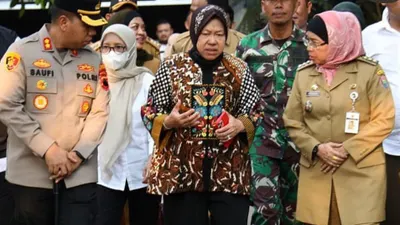 MenSosial Tri Rismaharini