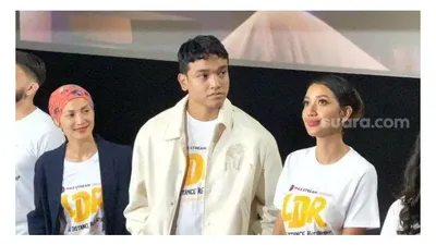 Wanda Hamidah (kiri), Fadly Faisal, dan Rita Nurmaliza