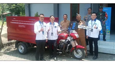 PNM Berikan Kendaraan Angkut Sampah 