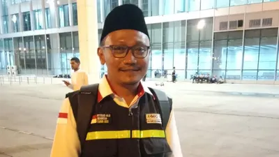 Petugas Haji, Ahmad Fikri