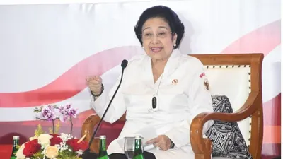 Megawati Soekarnoputri menyampaikan pendapatnya tentang ibu-ibu yang gemar ikut pengajian 