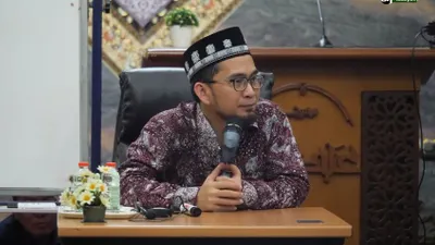 Ustadz Adi Hidayat