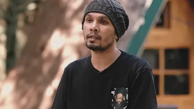 Bikin Lega, Ini Cara Menguatkan Hati Menghadapi Ujian Hidup ala Ustadz Hanan Attaki