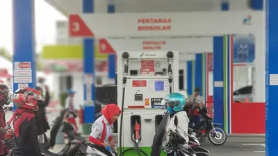 Ilustrasi petugas SPBU