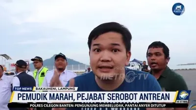 Viral! Pemudik Ngamuk Ada Pejabat Serobot Antrean di Pelabuhan BakauhenI