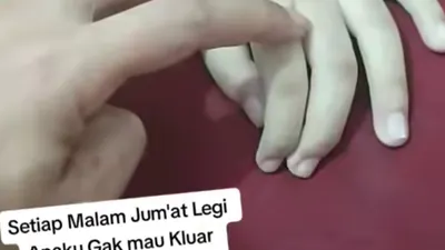Viral sebuah video singkat menunjukkan seorang anak yang memiliki tangan yang bersinar setiap malam Jumat Legi.