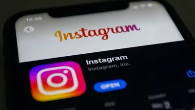 Ilustrasi cara membeli centang biru Instagram.