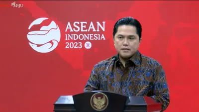 Presiden Jokowi meminta Erick Thohir kembali membuka pembicaraan dengan FIFA terkait dengan sanksi yang akan didapatkan oleh Indonesia.