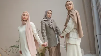Yakin Bikin Outlook Makin Elegan dan Nggak Norak! Ini 7 Pilihan Warna Outfit Lebaran 2023 yang Paling Trend