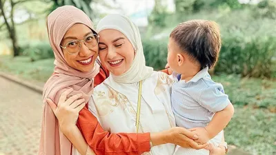 Irish Bella Bagikan Kisah Masa Kecilnya yang Pilu, Keluarga Broken Home hingga Sang Mama Kerja Banting Tulang