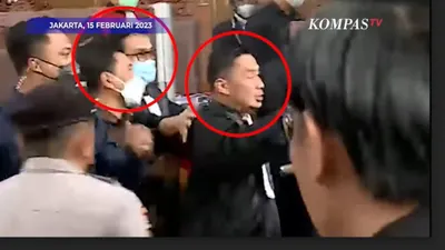 Momen Sigap dan Cekatan JPU yang Ikut Mengawal Richard Eliezer bersama LPSK di Sidang Vonis, Eskpresi Tersorot