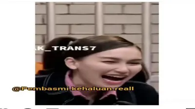 Ayu Ting Ting dalam sebuah acara di televisi