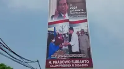 Marak Baliho yang menggambarkan sosok Presiden Joko Widodo dan Prabowo Subianto