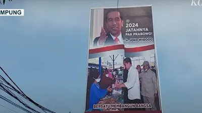 Marak Baliho raksasa bergambarkan  Presiden Joko Widodo bersama Prabowo