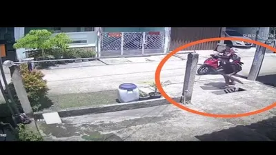 Pencurian Besi Selokan di  Perumahan Jayasampurna Residence Cikarang, Serangbaru Kabupaten Bekasi, pada Senin (3/4/2023)