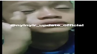 Seorang Bocah Nangis Pulang Dari Bermain karena Diledek Teman-temannya Tak Punya Ibu