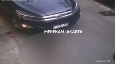 Bocah di Tambora, Jakarta Barat, tewas terlindas mobil.