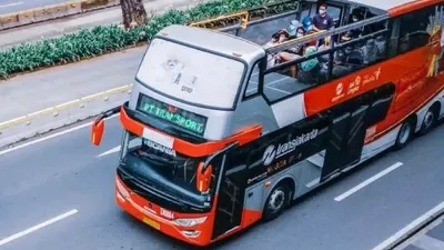 Bus Tingkat Transjakarta.