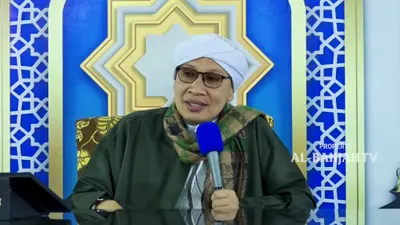 Dalam kajiannya, pendakwah Buya Yahya Menjelaskan Ikhwal Mandi Junub Saat Masuk Adzan Subuh di Bulan Ramadan