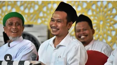 Pernah Berfikir Bunuh Diri? Gus Baha Ungkap Solusi Hadapi Tantangan Hidup yang Berat: Musuh Terdekat