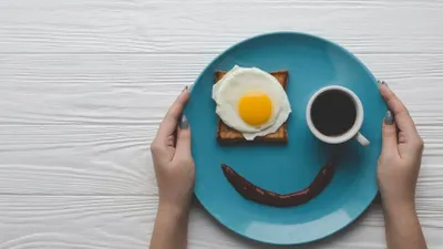 5 Kebiasaan Sarapan Orang Sukses di Pagi Hari yang Bisa Kamu Tiru, Apa Saja? (Freepik)