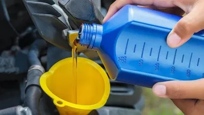 Mari kita bahas empat merek oli terbaik yang sangat cocok untuk motor matic Anda. Selain harga terjangkau, kualitas juga baik.