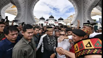 Anies Baswedan mengingat kembali tentang bagaimana Indonesia yang dulunya selalu memberantas KKN (Kolusi, Korupsi dan Nepotisme) namun yang terjadi saat ini adalah mafia yang bermunculan.