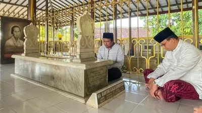 Anies Baswedan kunjungi makam RA Kartini
