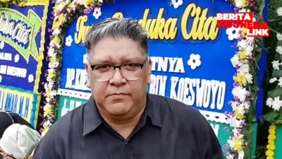 Jeffry Waworuntu melayat Nomo Koeswoyo