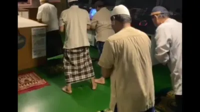 Viral Sholat Tarawih Tidak Biasa