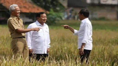 Prabowo Subianto dan Ganjar Pranowo Menemani  Panen Raya Presiden Joko Widodo