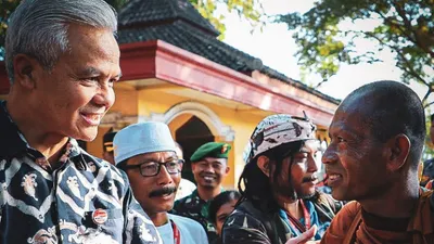 Ganjar Pranowo Bertemu dengan 32 Biksu yang Menjalani Thudong