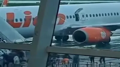 Pesawat Lion Air batal terbang gara-gara HP