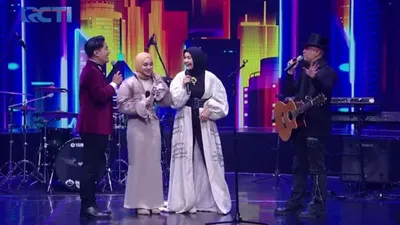 Dua kontestan Indonesian Idol 2023, Salma Salsabil dan Nabila Taqiyyah mendapatkan kesempatan untuk masuk dalam grand final yang digelar pada Senin, 15 Mei 2023 kemarin.