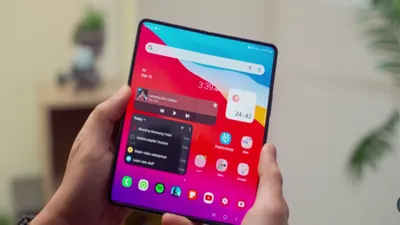 Kenalilah Kelebihan dan Kekurangan HP Lipat Sebelum Membelinya