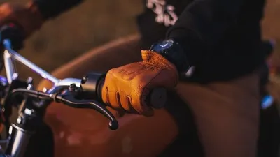 Apa Itu&nbsp;Oil System Cleaner? Pembersih Ruang Oli Mesin Motor yang Jarang Disadari Kegunaannya
