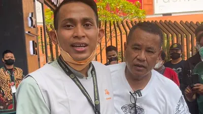 Viral! Cleaning Service Temukan Dompet Hotman Paris Berisi Uang Rp70 Juta, Tak Ambil Isinya Sama Sekali!