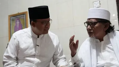 Anies Baswedan Minta Doa ke Pemimpin Ponpes Al Qodiri