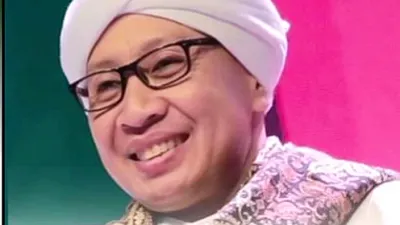 Buya Yahya menjelaskan khusus pasutri  mengenai apakah puasa sah jika tidak sempat mandi wajib saat sudah memasuki imsak.