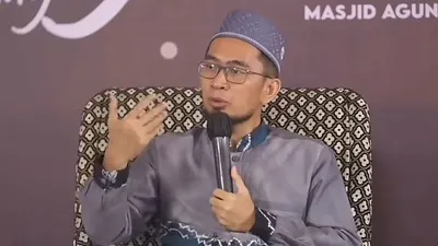 Bisakah Kita Ibadah Pahalanya Disumbangkan Buat Orang Tua? Ustaz Adi Hidayat Sampaikan Tiga Hal Ini!