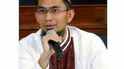 Ustaz Adi Hidayat