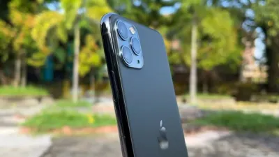 Ilustrasi. Memasuki Lebaran Idul Fitri 2023, iBox menawarkan HP iPhone 11 dengan kamera terbaik yang dijamin garansi resmi.