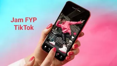 Ilustrasi jam FYP TikTok dan waktu terbaik untuk upload video agar bisa banjir viewer dan like.