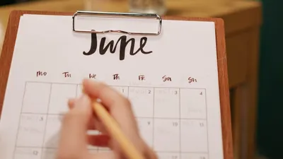 Ilustrasi Bulan Juni 2023