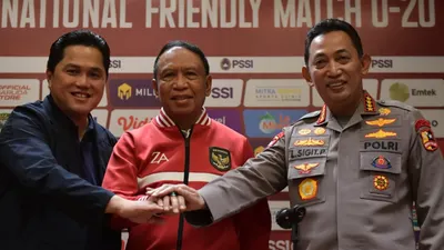 Ketua Umum PSSI Erick Thohir, Menpora Zainudin Amali dan Kapolri Jenderal Polisi Listyo Sigit Prabowo siap berantas mafia bola.