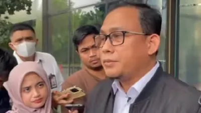 Kepala bagian pemberitaan KPK, Ali Fikri umumkan KPK tengah melakukan  penydiikan baru bea cukai rokok di pelabuhan Bintan,  Tanjung Pinang.