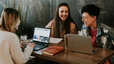10 Jurusan Kuliah yang Tidak Disesali oleh Lulusannya, Punya Karier Masa Depan yang Cerah dengan Gaji Besar (Unsplash)