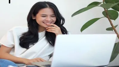 Sosok Maudy Ayunda Menginspirasi dengan Kecerdasan dan Kecantikannya