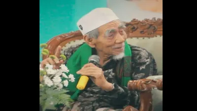 Mbah Moen  Ungkap Rahasia dan Keistimewaan yang Berlaku di Dalam Bulan April