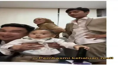 Ekspresi Baby L diajak Tiktokan Kedua Orangtuanya dan Aldi Taher